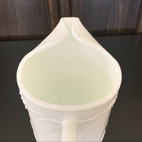 Colony Harvest Milk Glass 72oz. Ice Lip Pitcher - Picture 9 of 13